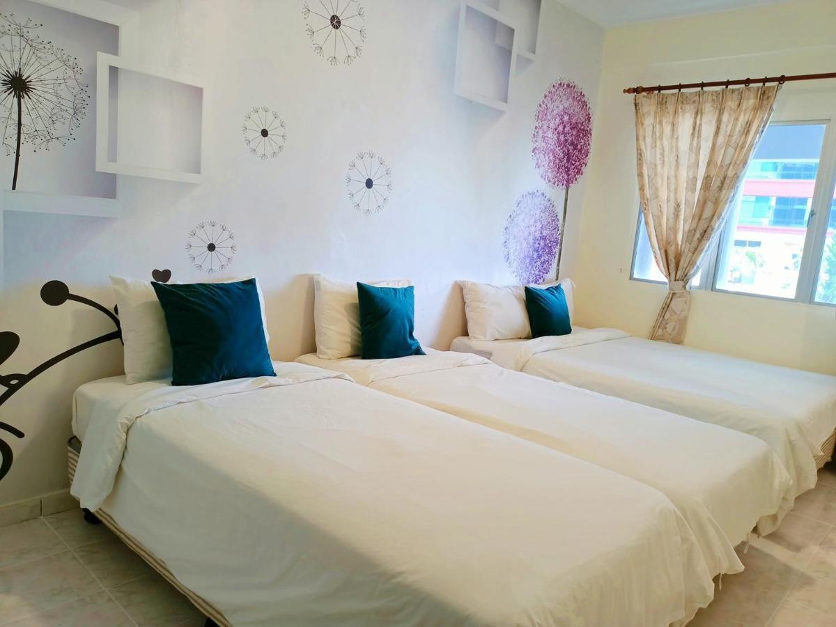 Perdana Serviced Apartment & Resorts Padang Mat Sirat Екстер'єр фото
