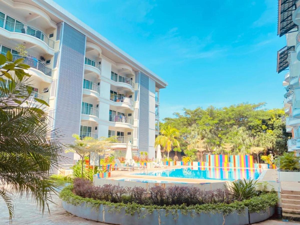 Perdana Serviced Apartment & Resorts Padang Mat Sirat Екстер'єр фото