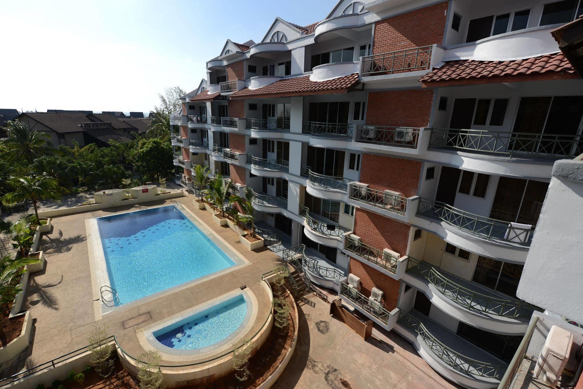 Perdana Serviced Apartment & Resorts Padang Mat Sirat Екстер'єр фото